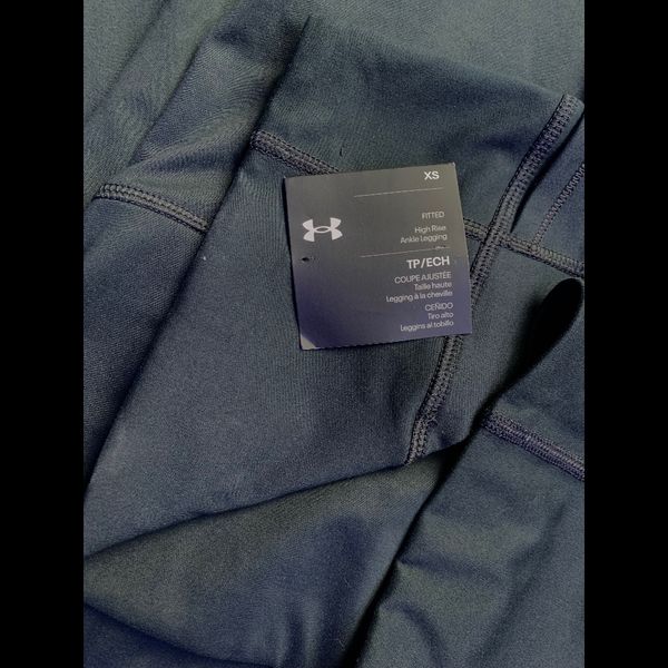 UA Tech Women's Ankle Leggings لگ