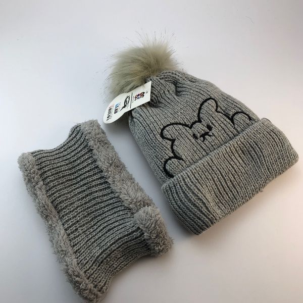 کلاه وشال گردنی