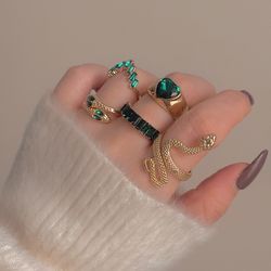 پک انگشتر قلب سبز