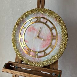 ساعت دیواری رزینی طرح سپید تم سفید_صورتی