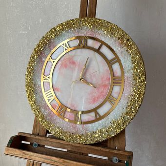 ساعت دیواری رزینی طرح سپید تم سفید_صورتی