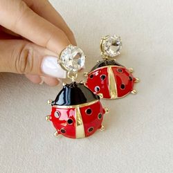 گوشواره کفشدوزک