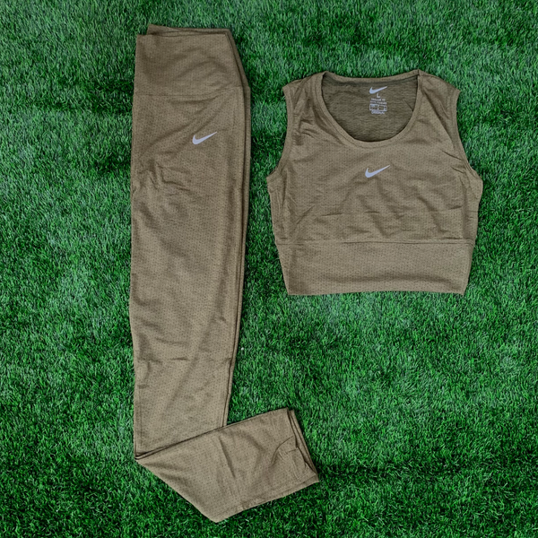 ست نیم تنه و لگ نایکی