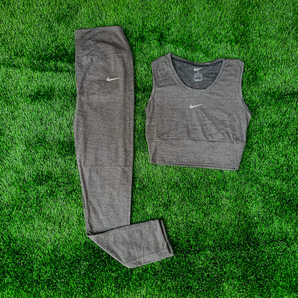 ست نیم تنه و لگ نایکی