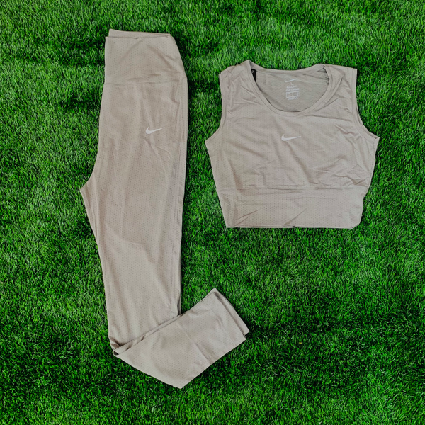 ست نیم تنه و لگ نایکی