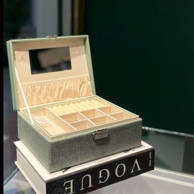 باکس طلا و جواهرات