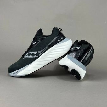 کفش استوک Saucony مشکی رانینگ Saucony TRIUMPH 22