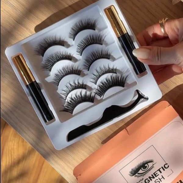 مژه مگنتی با خط چشم مغناطیسی