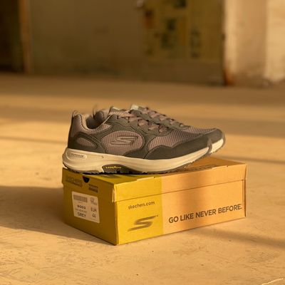 اسکیچرز گوگا مت skechers