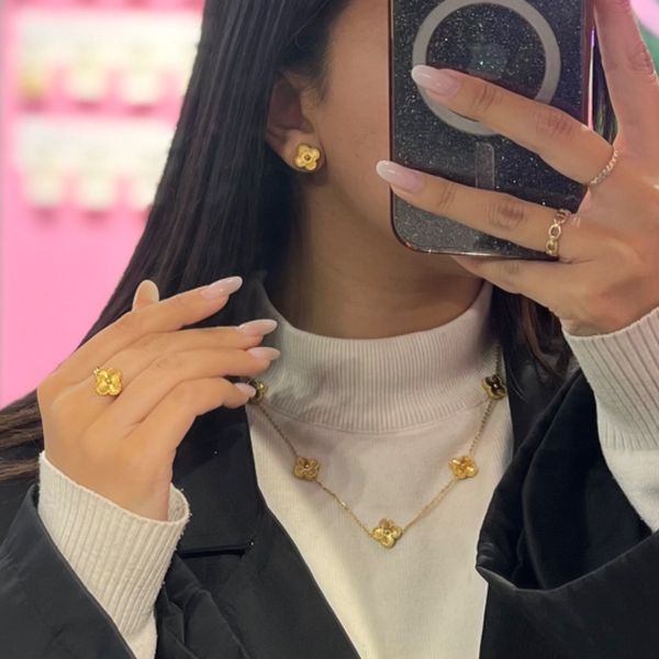 ست ونکلیف گلد تراش خورده