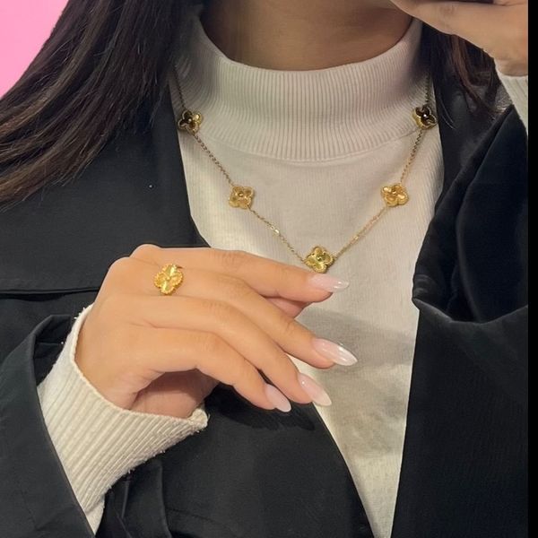 ست ونکلیف گلد تراش خورده