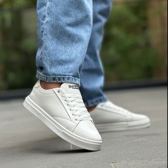 کتونی اسپرت برشکا سفید