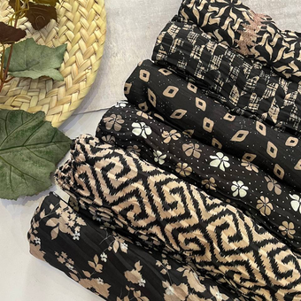 شال نخ صابونی پلیسه کرم مشکی منگوله دار بسته بندی 6 عددی میکس