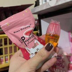 شانسی ارایشی حجم لب