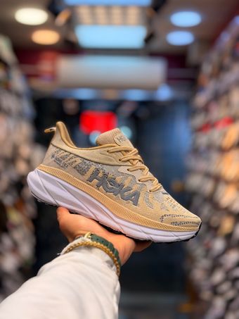 کفش هوکا اف ویژه کرم