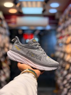 کفش هوکا اف ویژه طوسیn