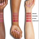 لیپ بلاش کایلی رنگ bikini bod