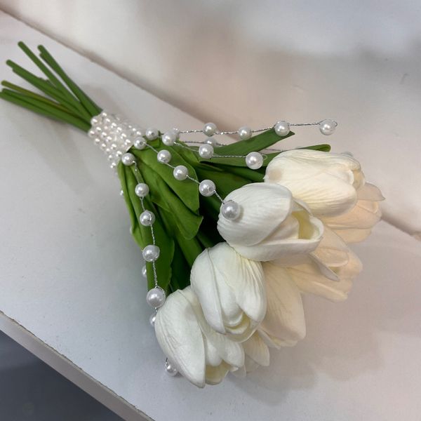 دسته گل عروس لاله لمسی 12 شاخه مدل مرواریدی