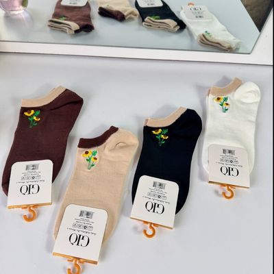 جوراب گلدوزی