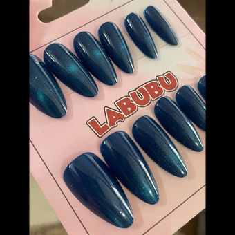 ناخن مصنوعی آیس ساده‌ با مواد کاشت بادامی