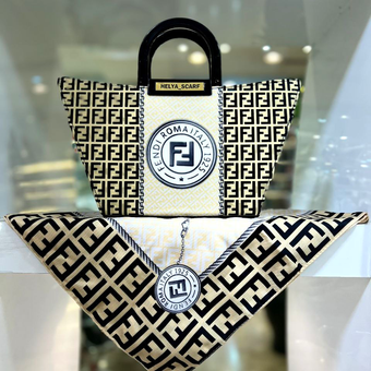 قایقی به همراه شال