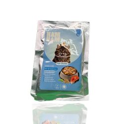 پوچ گربه همهم با تکههای ماهی