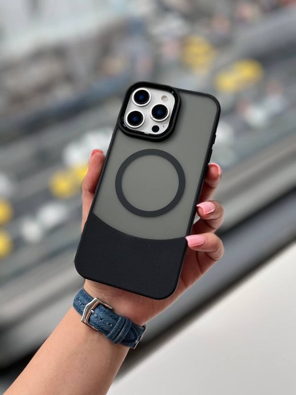 قاب آیفون پشت مات چرمی مگسیف🧳