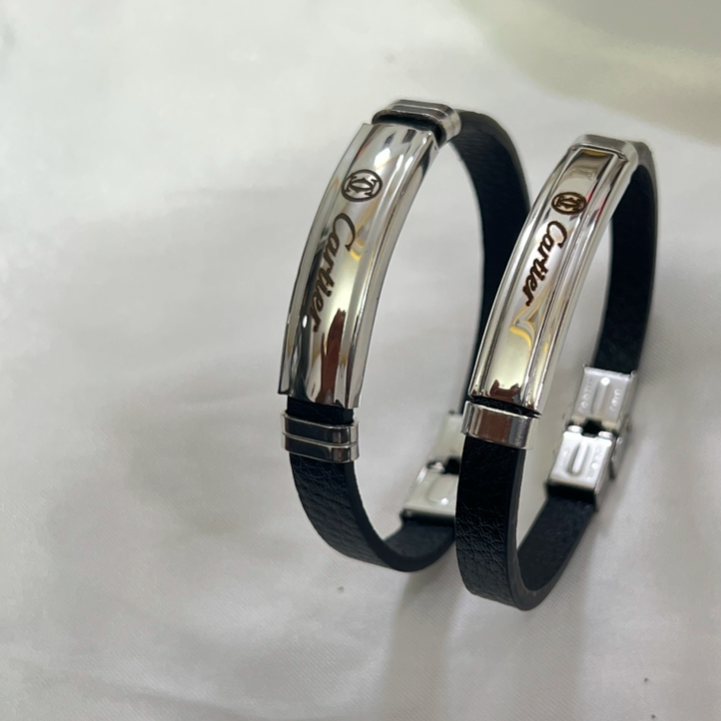 دستبند ست چرمی کارتیر نقره ای