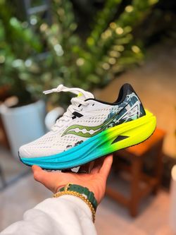 کفش ساکنی الوند سفید سبز