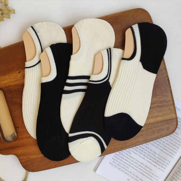 جوراب زیر قوزکی کبریتی زنانه سفید مشکی وارداتی