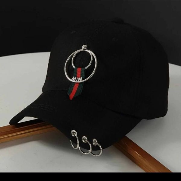 کلاه اسپرت مشکی زنجیری وحلقه دار