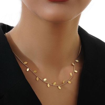 گردنبند برگ ظریف کد 05004