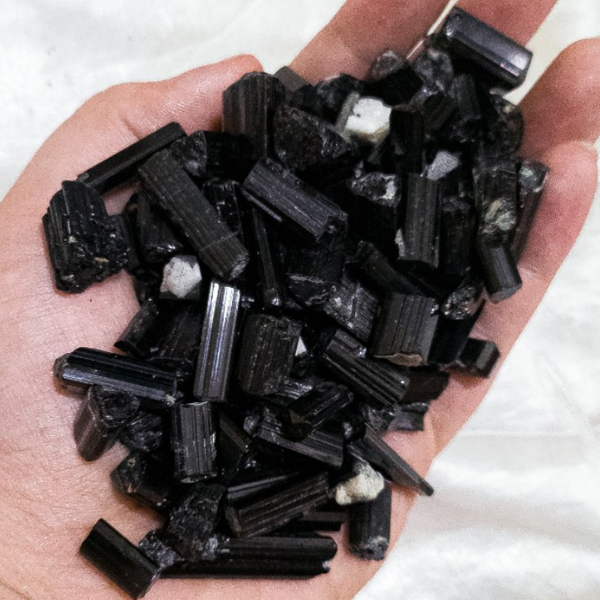 تورمالین سیاه