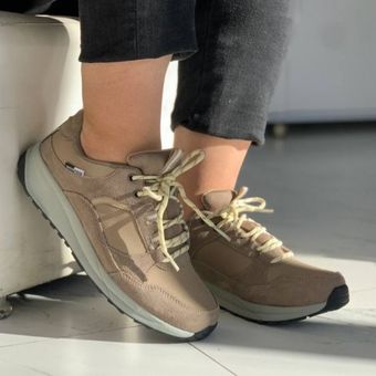 کتونی وارداتی برند crane ضدآب رنگ  کرمی