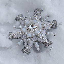 گلسینه اِستـرِلا  Estrella Brooch