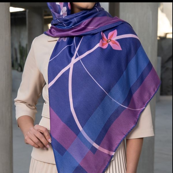 روسری طرح خوشه های یاس