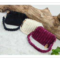 کیف دوشی مدل خزدار کد 100049