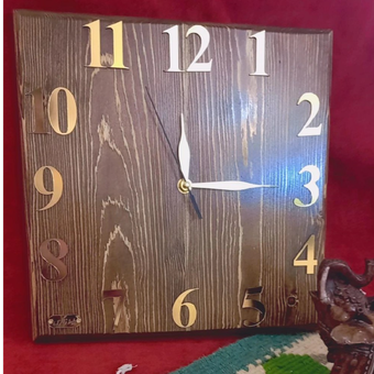 ساعت طرح مربع