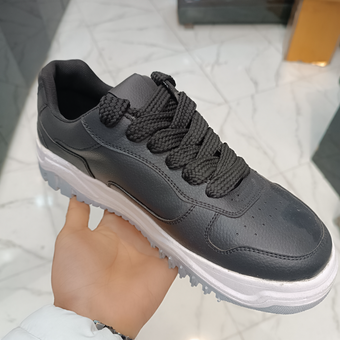 کفش برشکا مشکی