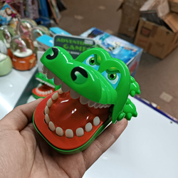 اسباببازی تمساح ( گازگیر )