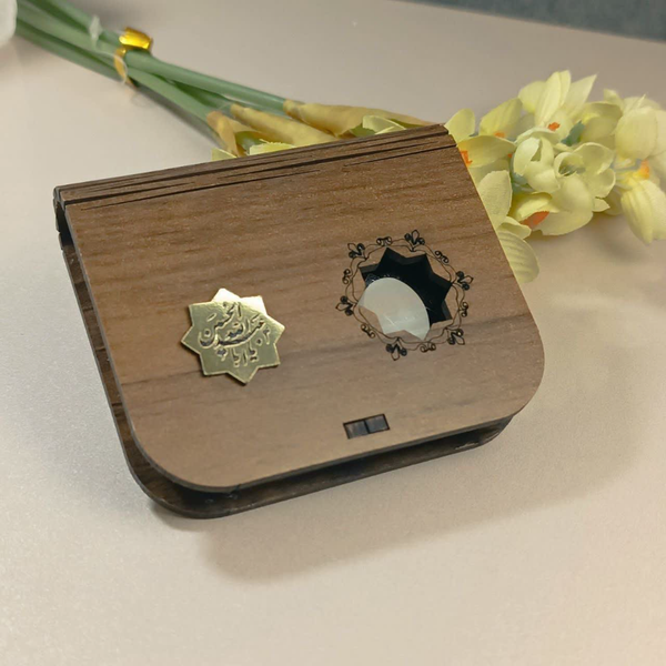 نگین سنگ حرم امام حسین (ع) با قاب چوبی