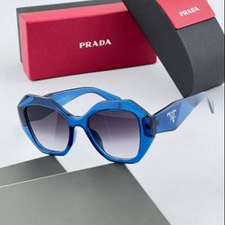 عینک افتابی زنانه پرادا3