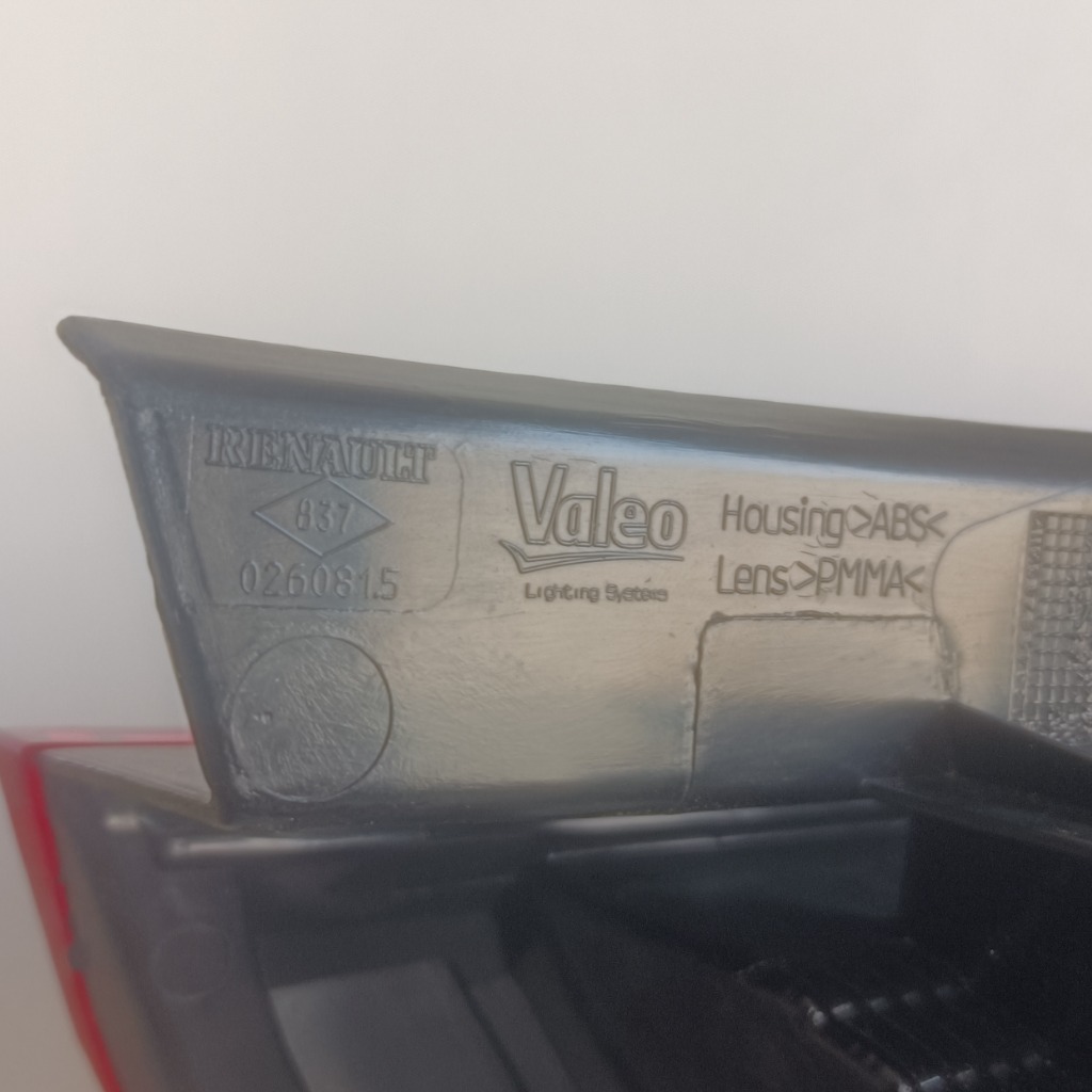 چراغ خطر عقب ساندرو سمت چپ کامل سازنده (رنو/ولئو)