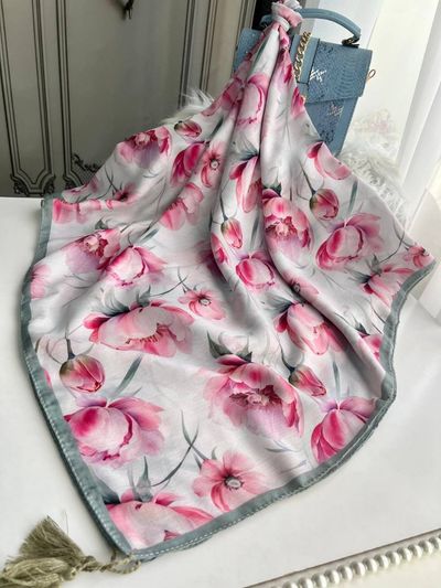 روسری نخی قواره 140 نخ گلوریا مدل رز