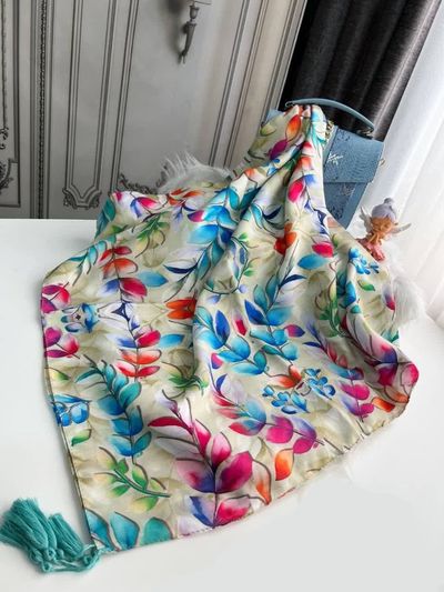 روسری نخی قواره 140 نخ گلوریا مدل خوشه