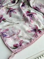 روسری نخی قواره 140 نخ گلوریا مدل زنبق