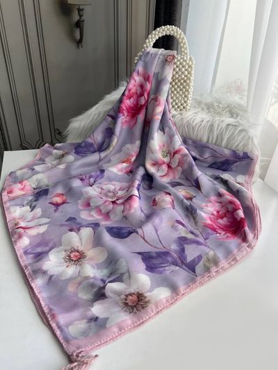 روسری نخی قواره 140 نخ گلوریا مدل شقایق