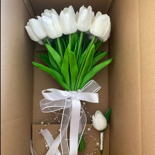 دسته گل عروس مصنوعی لاله سفید