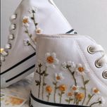 کفش زنانه آلستار گلدوزی شده با دست طرح بابونه