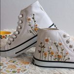 کفش زنانه آلستار گلدوزی شده با دست طرح بابونه